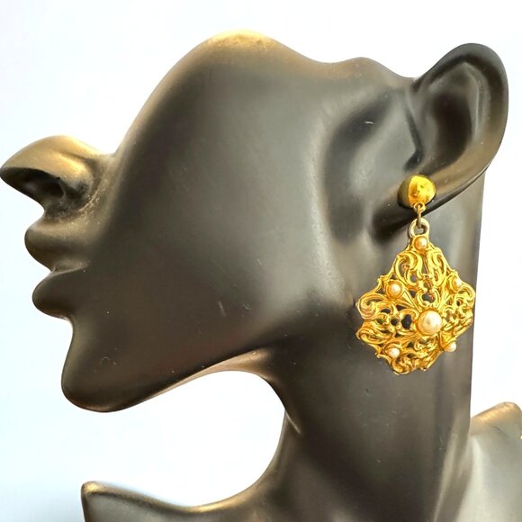 Vintage Pierced Earrings Dangle Large Gold Tone with White Faux Pearls Square - Picture 2 of 4